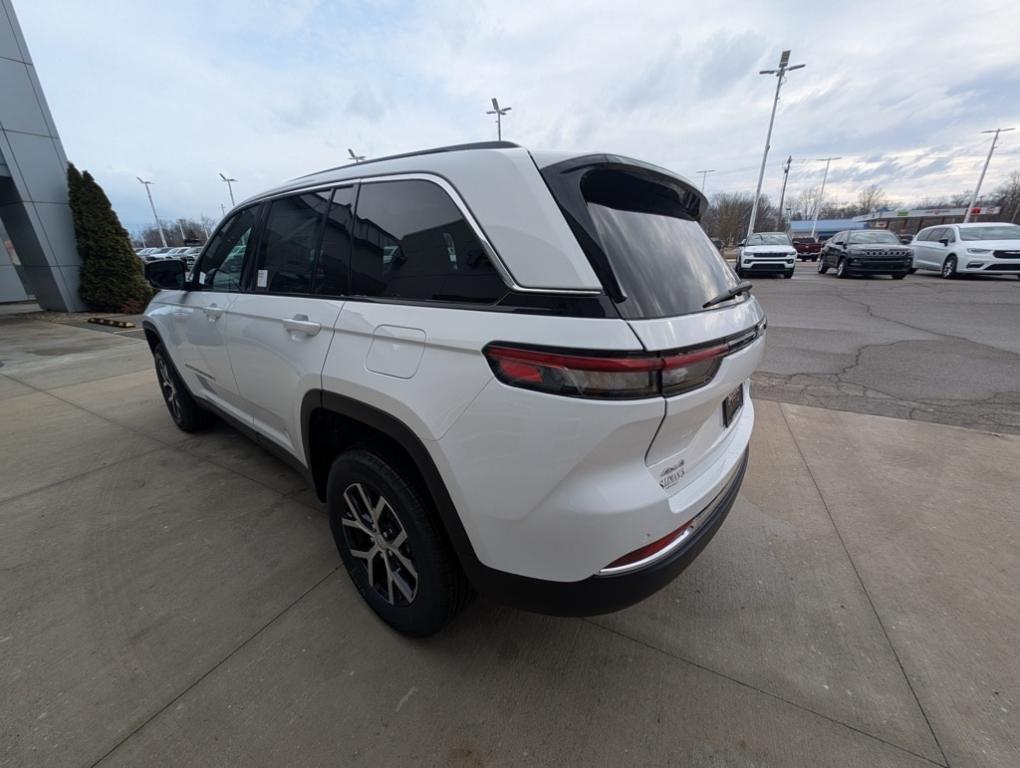 new 2025 Jeep Grand Cherokee car, priced at $46,215