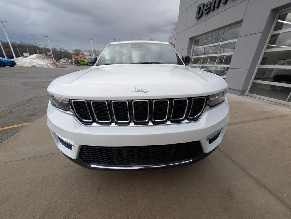 new 2025 Jeep Grand Cherokee car, priced at $46,215