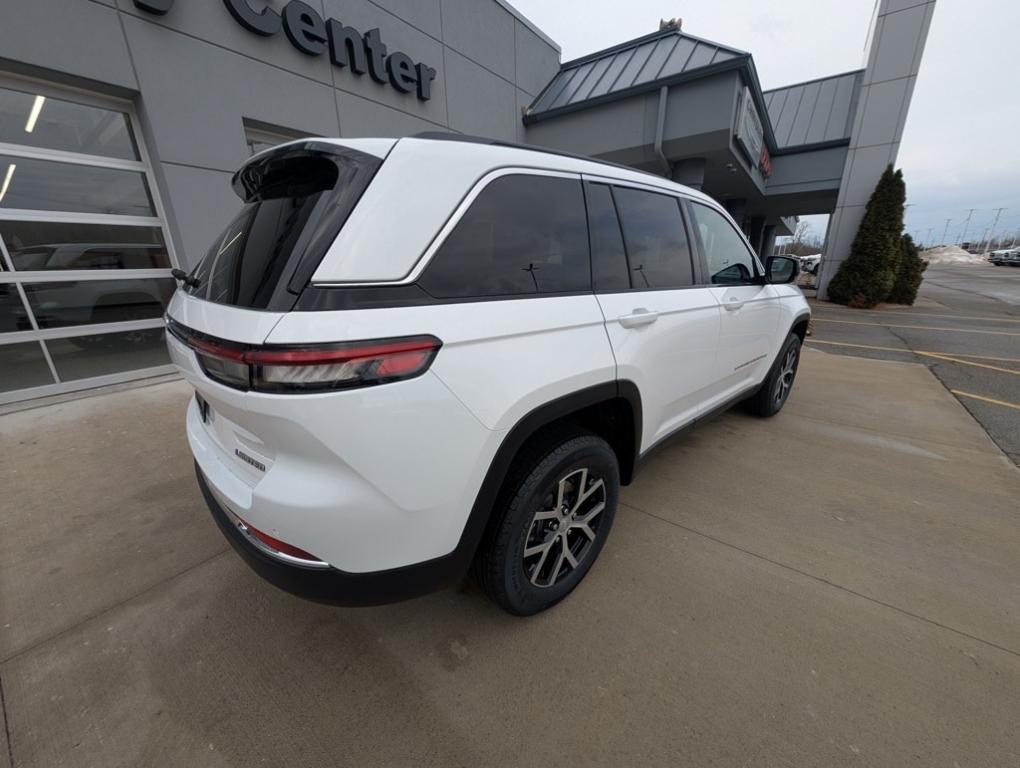 new 2025 Jeep Grand Cherokee car, priced at $46,215