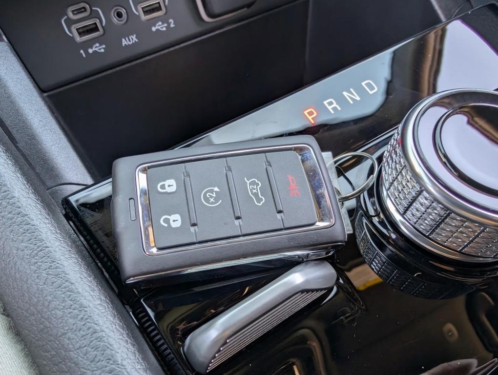 new 2025 Jeep Grand Cherokee car, priced at $46,010