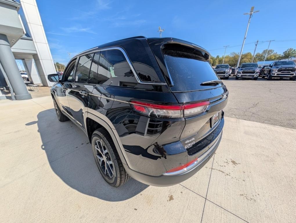 new 2025 Jeep Grand Cherokee car, priced at $46,010