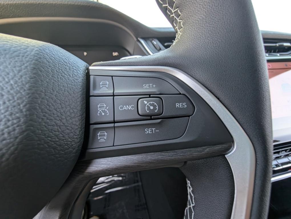 new 2025 Jeep Grand Cherokee car, priced at $46,010