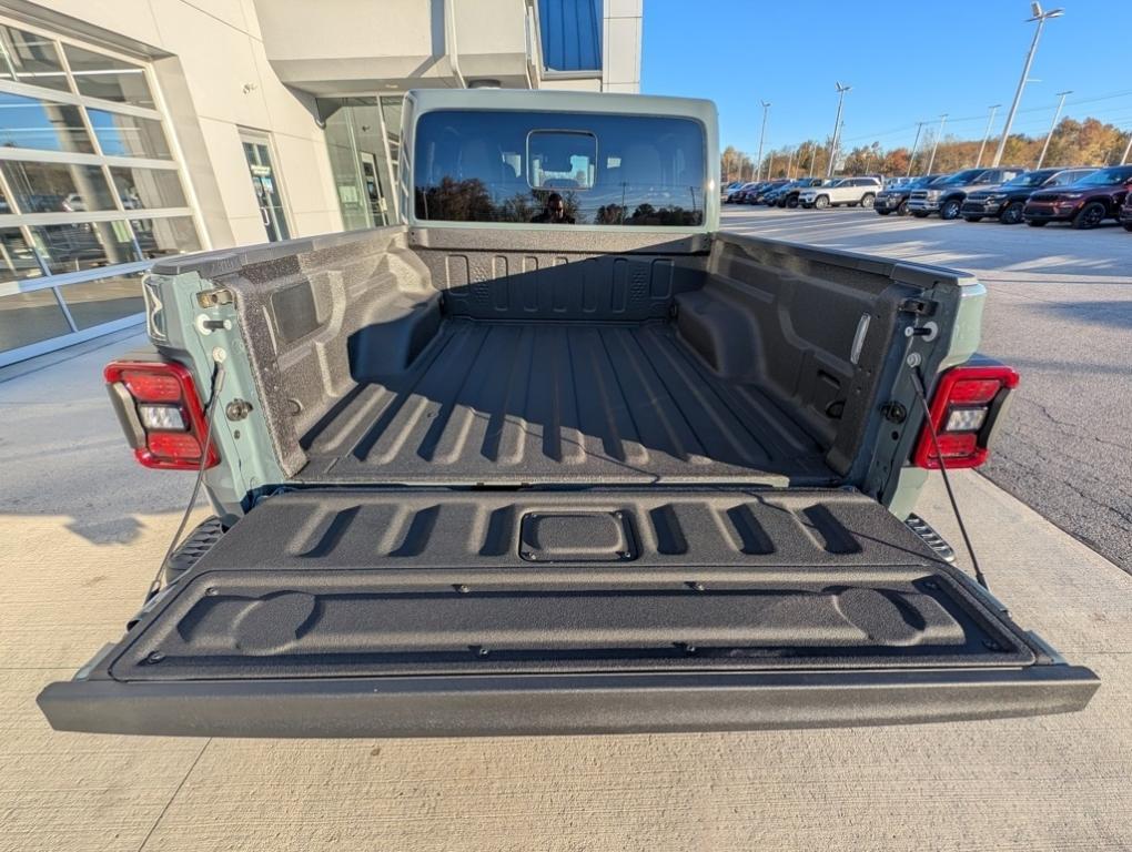 new 2025 Jeep Gladiator car, priced at $50,100