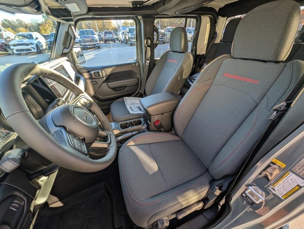 new 2025 Jeep Gladiator car, priced at $50,100