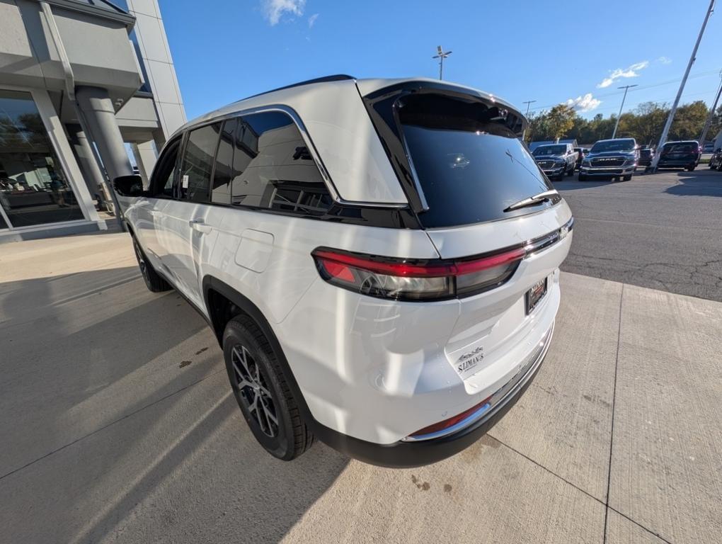 new 2025 Jeep Grand Cherokee car, priced at $50,090