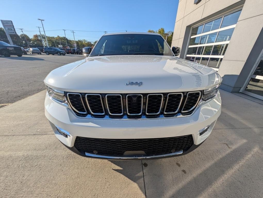 new 2025 Jeep Grand Cherokee car, priced at $50,090