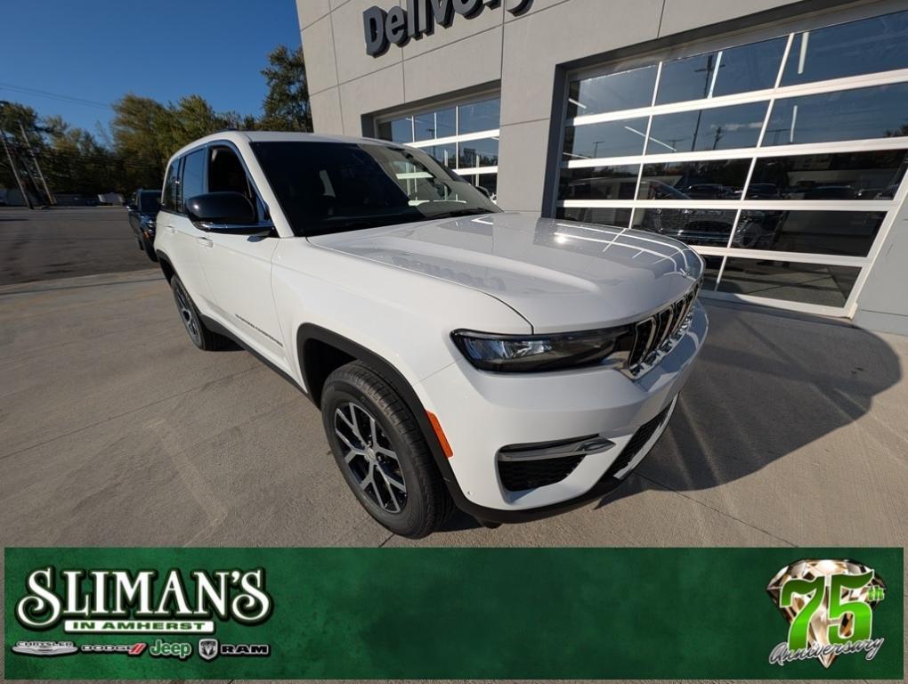 new 2025 Jeep Grand Cherokee car, priced at $50,090