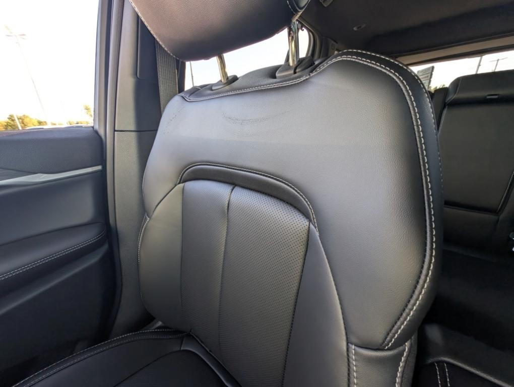 new 2025 Jeep Grand Cherokee car, priced at $50,090