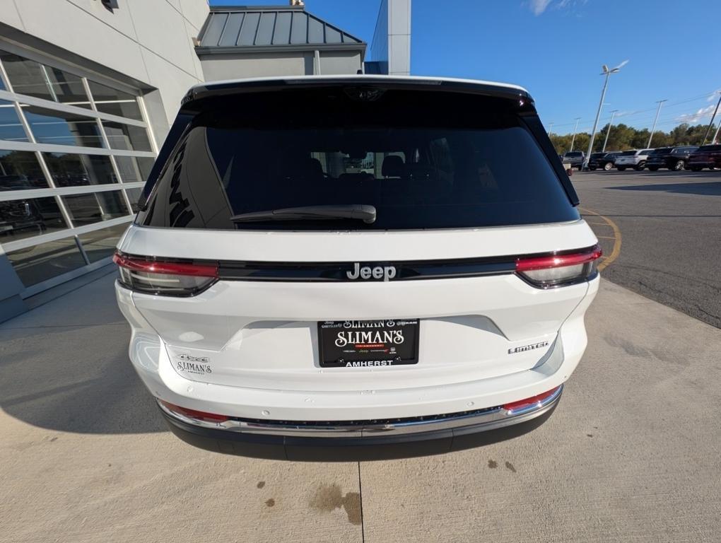 new 2025 Jeep Grand Cherokee car, priced at $50,090