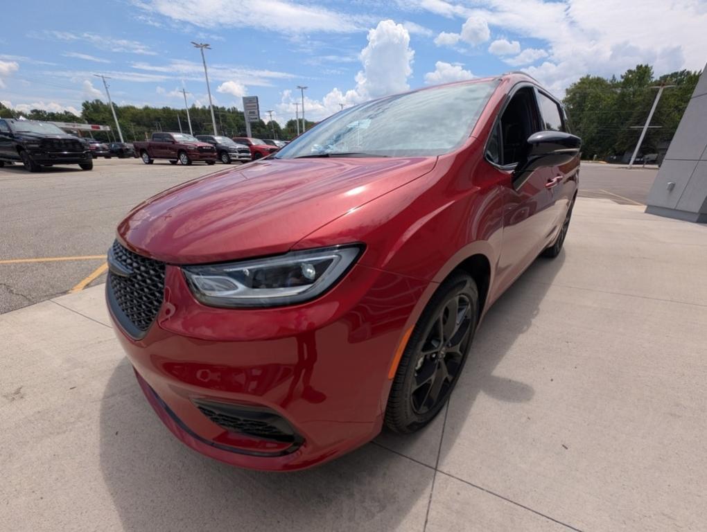 new 2025 Chrysler Pacifica car, priced at $48,520