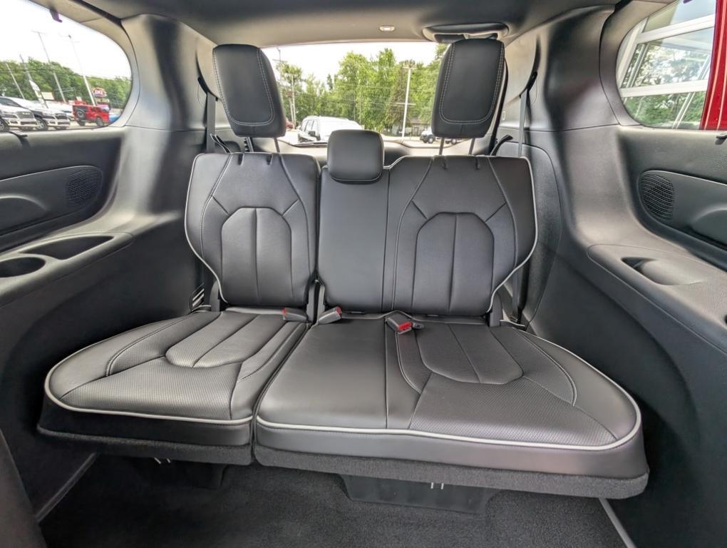 new 2025 Chrysler Pacifica car, priced at $48,520