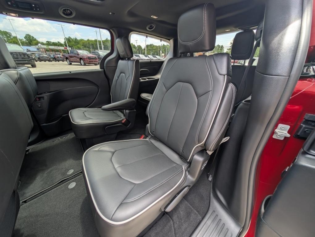new 2025 Chrysler Pacifica car, priced at $48,520