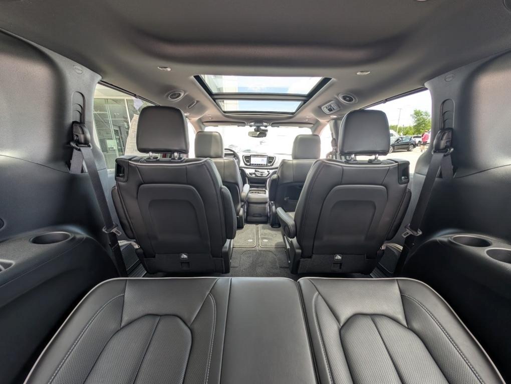 new 2025 Chrysler Pacifica car, priced at $48,520