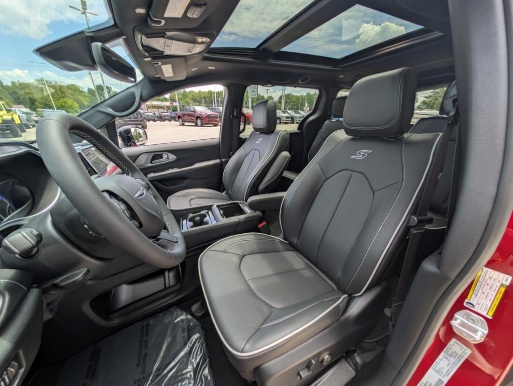 new 2025 Chrysler Pacifica car, priced at $48,520