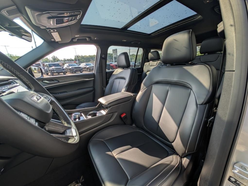 new 2025 Jeep Grand Cherokee L car, priced at $43,110