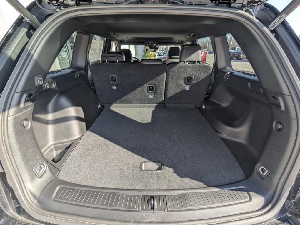 new 2025 Jeep Grand Cherokee car, priced at $43,530