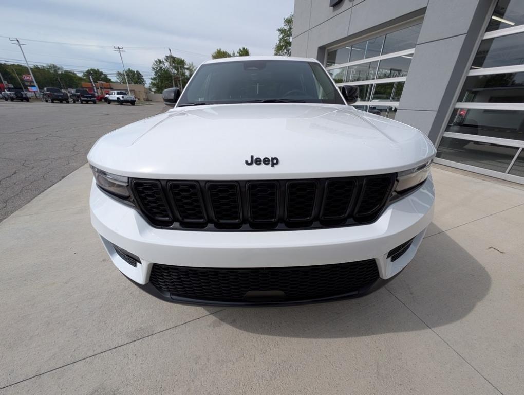 new 2025 Jeep Grand Cherokee car, priced at $44,326