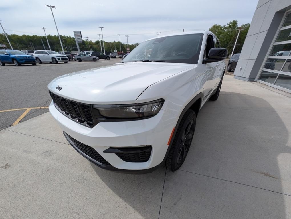 new 2025 Jeep Grand Cherokee car, priced at $45,326