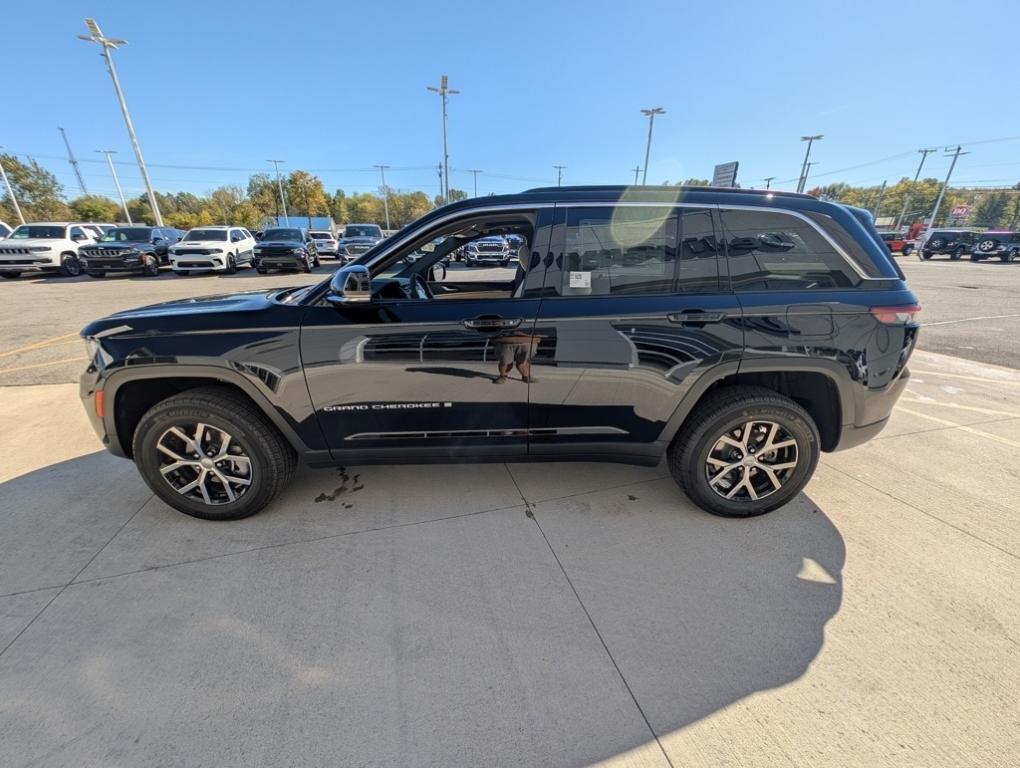 new 2025 Jeep Grand Cherokee car, priced at $47,760