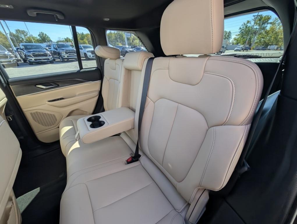 new 2025 Jeep Grand Cherokee car, priced at $47,760