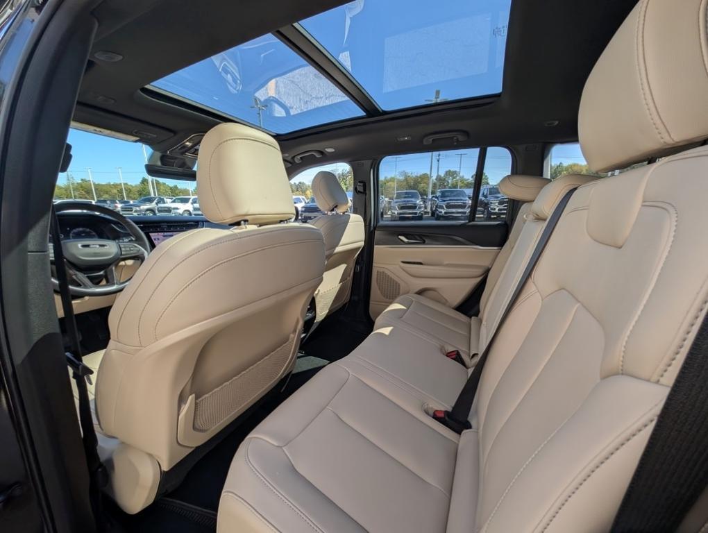 new 2025 Jeep Grand Cherokee car, priced at $47,760