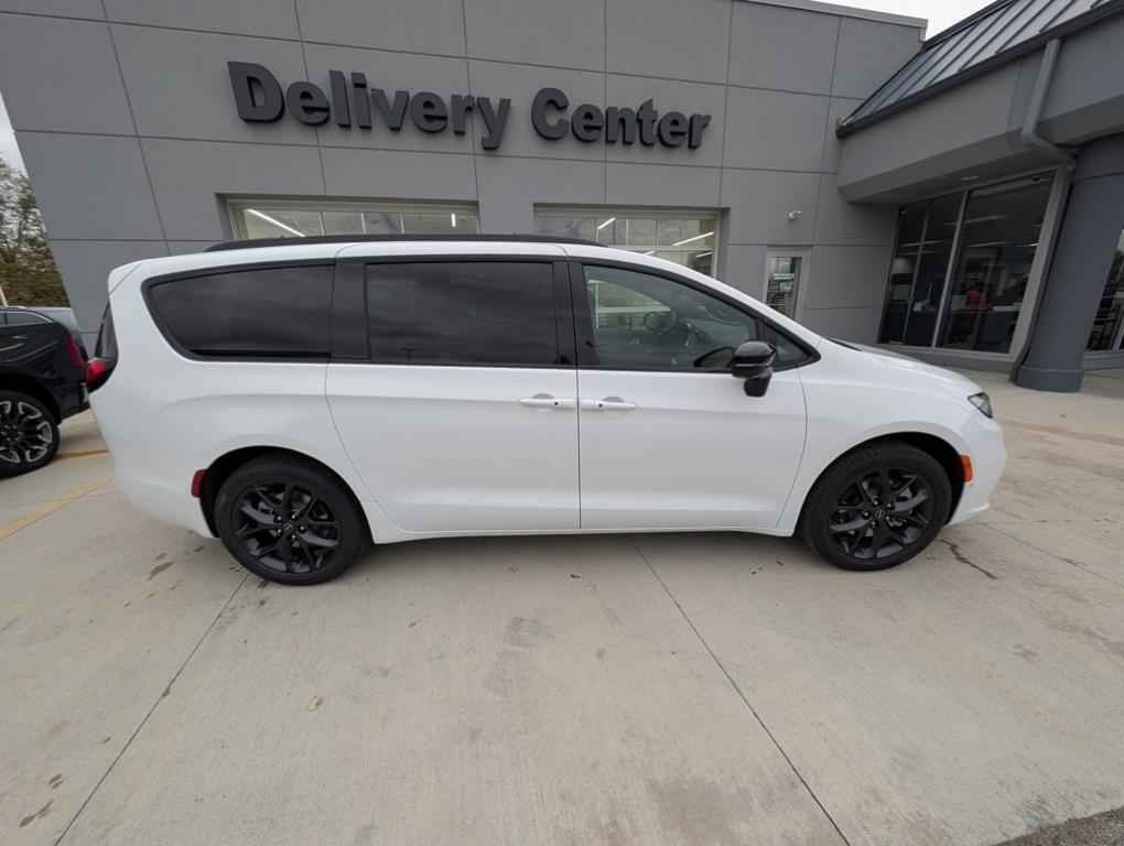 new 2026 Chrysler Pacifica car, priced at $53,745