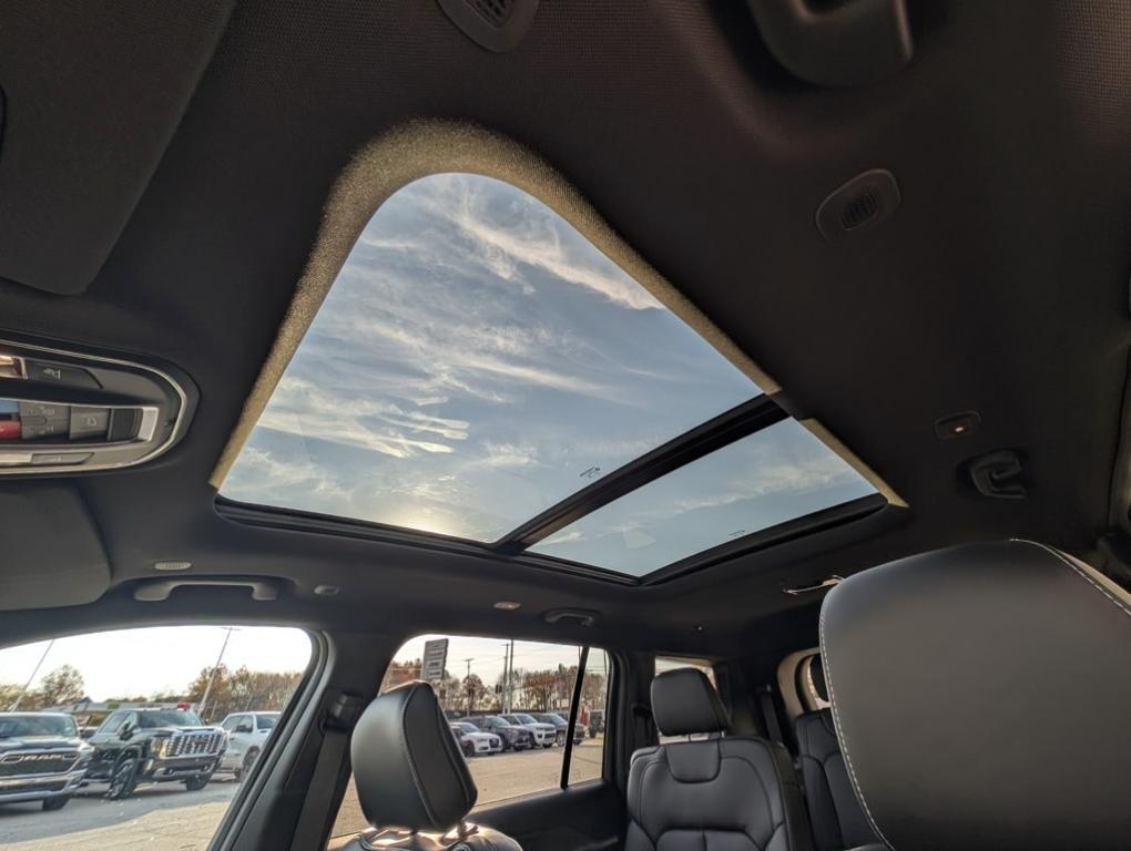 new 2025 Jeep Grand Cherokee L car, priced at $52,740