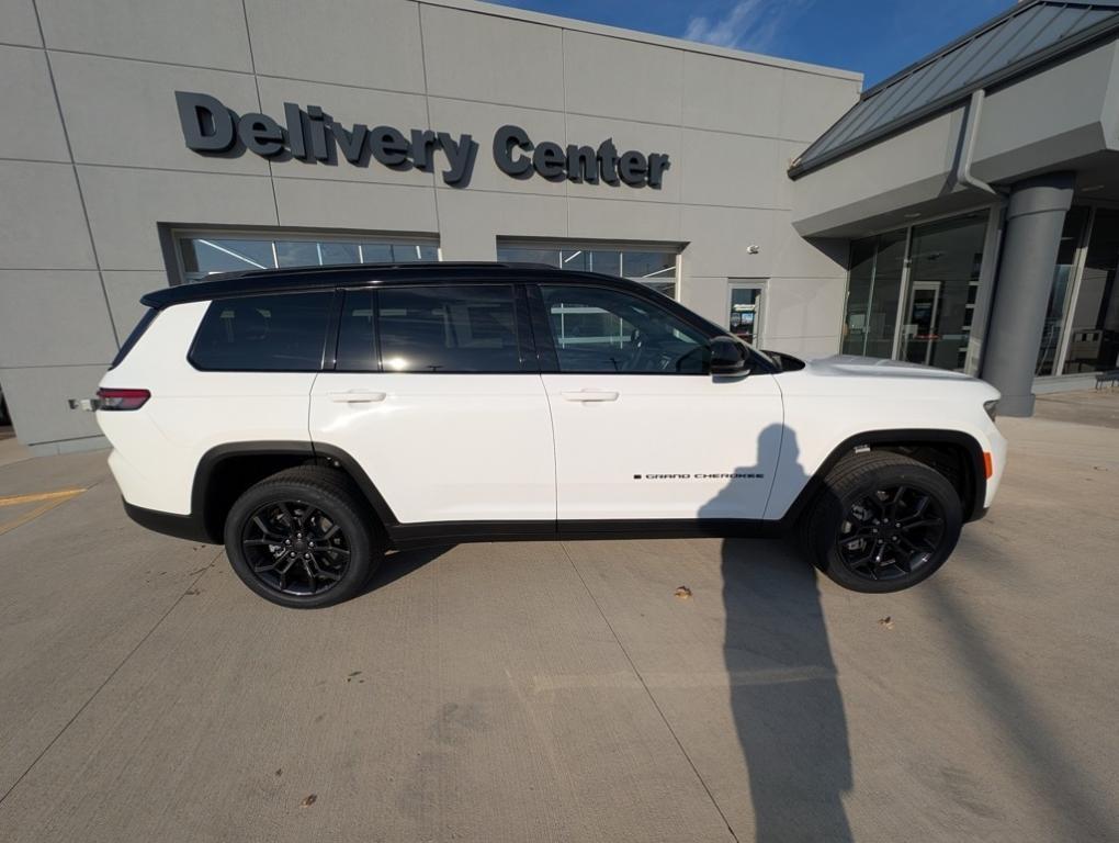 new 2025 Jeep Grand Cherokee L car, priced at $52,740