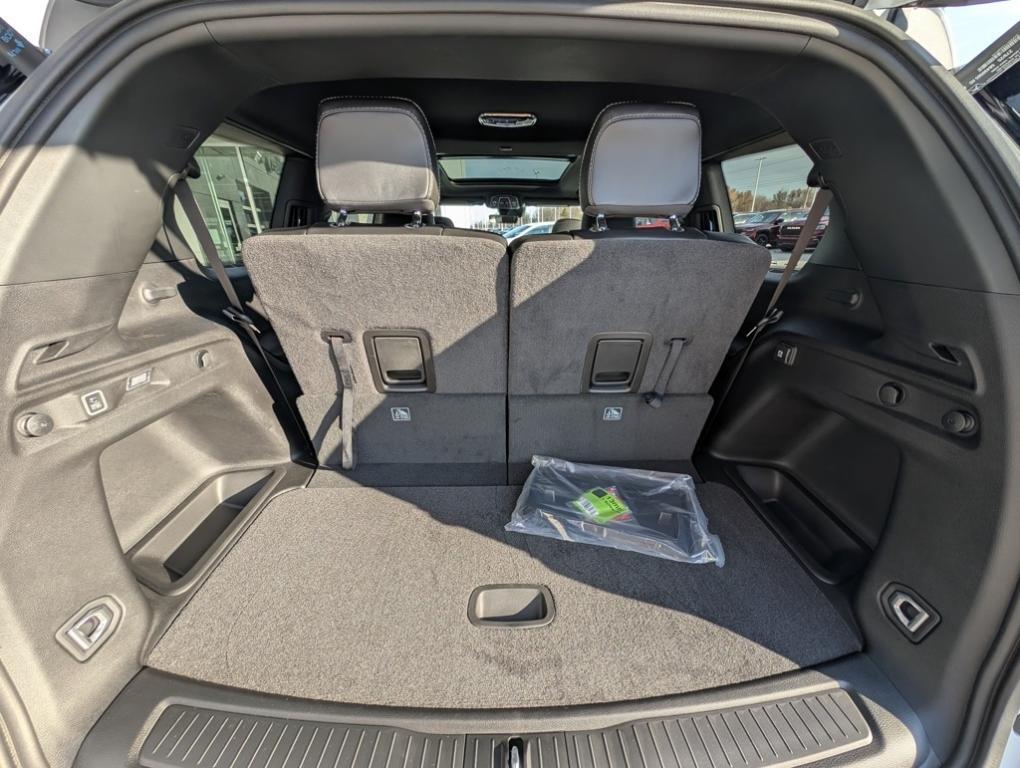 new 2025 Jeep Grand Cherokee L car, priced at $52,740