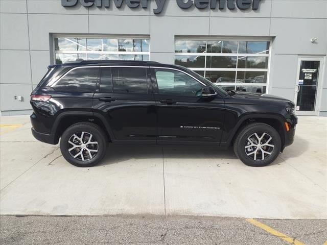 new 2025 Jeep Grand Cherokee car, priced at $41,295