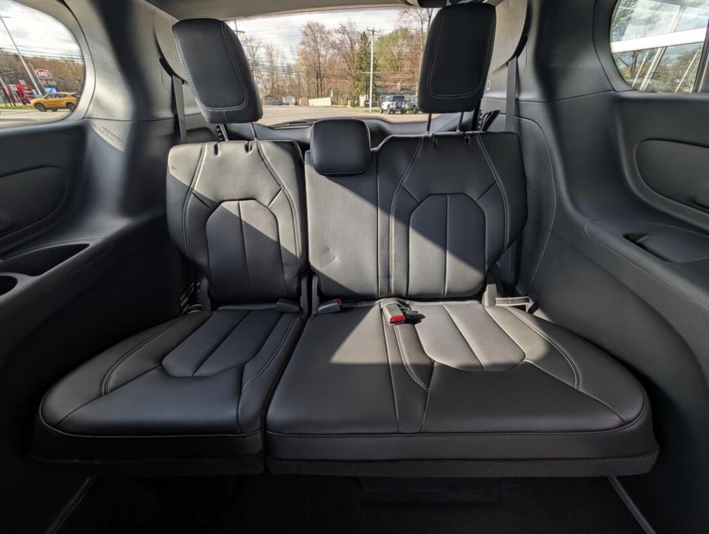 new 2025 Chrysler Pacifica car, priced at $43,114