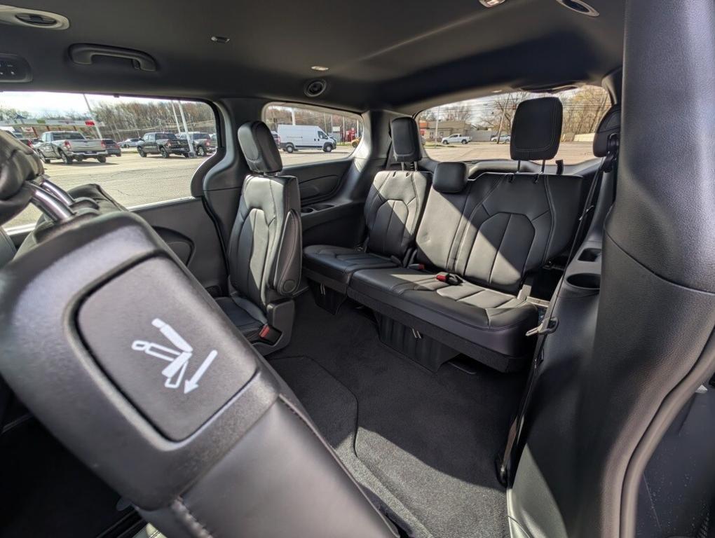 new 2025 Chrysler Pacifica car, priced at $43,114