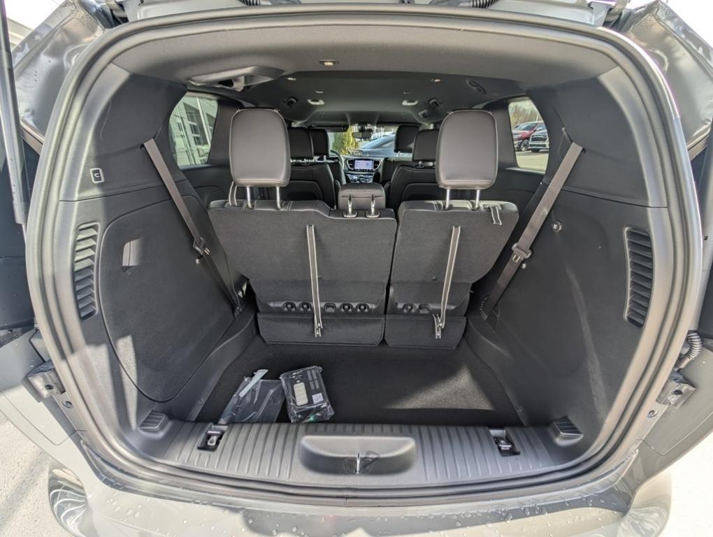 new 2025 Chrysler Pacifica car, priced at $43,527