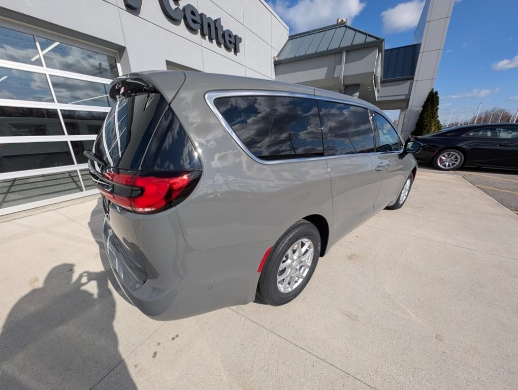new 2025 Chrysler Pacifica car, priced at $43,527