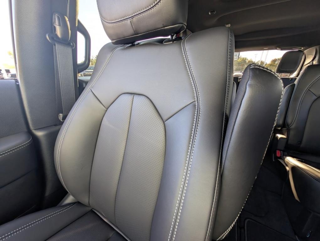 new 2026 Chrysler Pacifica car, priced at $44,680