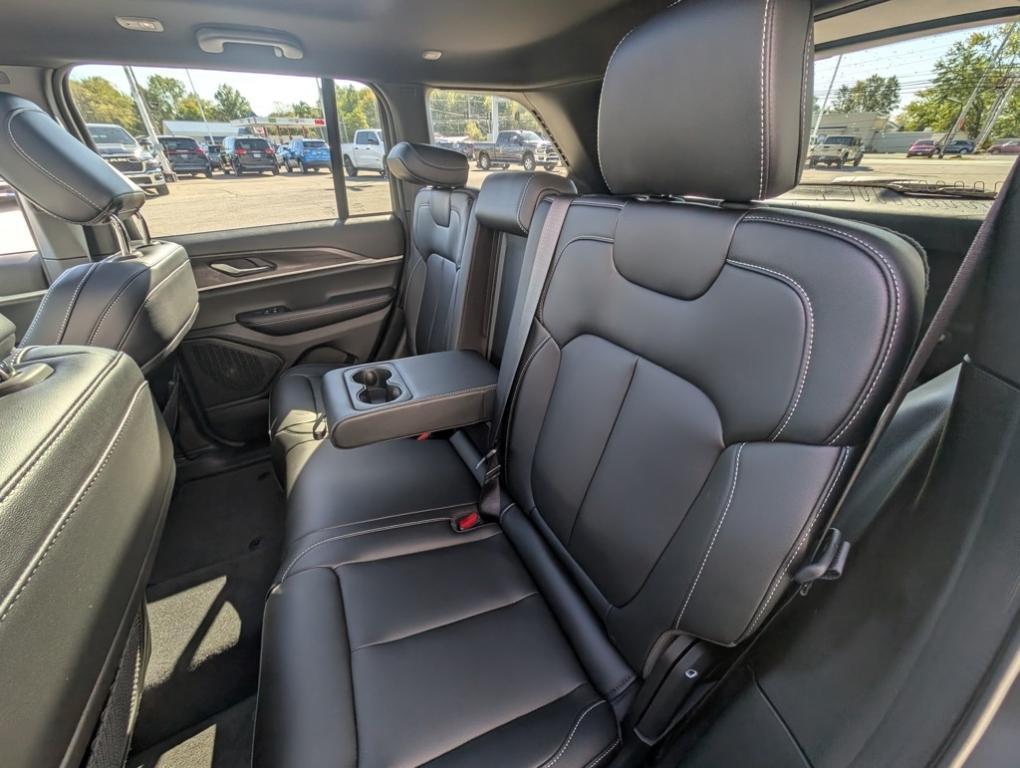 new 2025 Jeep Grand Cherokee car, priced at $47,760