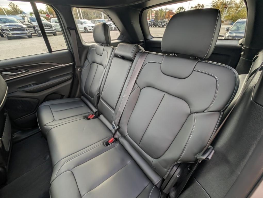 new 2025 Jeep Grand Cherokee car, priced at $47,760