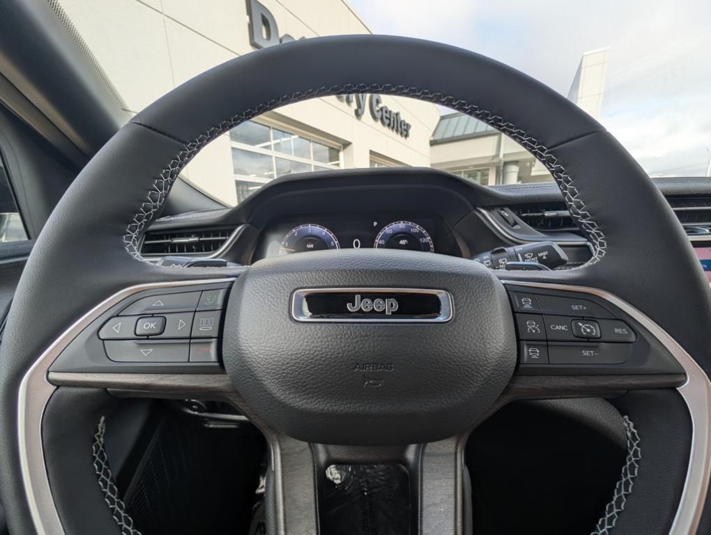 new 2025 Jeep Grand Cherokee car, priced at $47,760