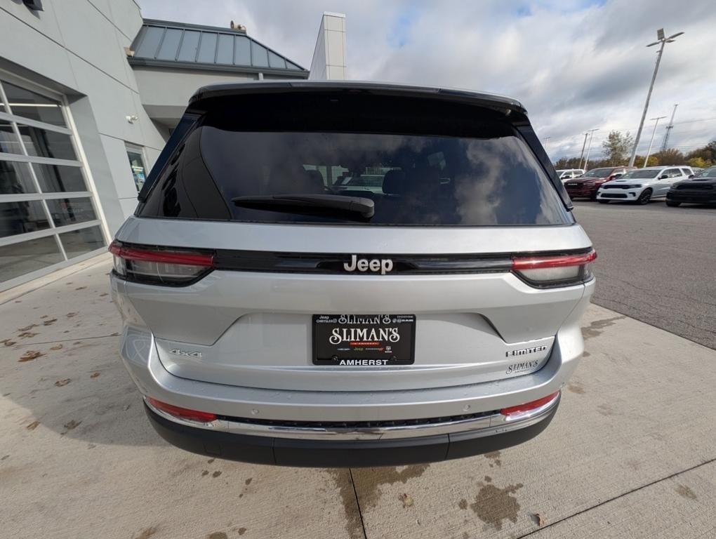 new 2025 Jeep Grand Cherokee car, priced at $47,760