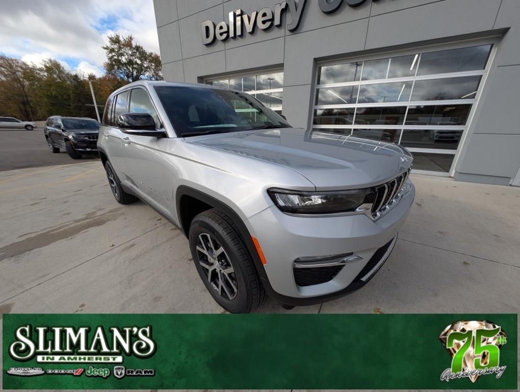 new 2025 Jeep Grand Cherokee car, priced at $47,760