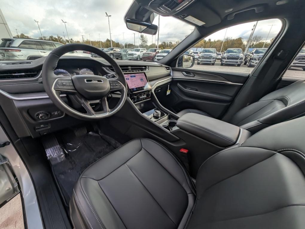 new 2025 Jeep Grand Cherokee car, priced at $47,760