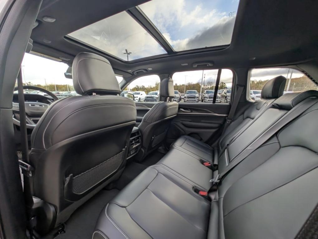 new 2025 Jeep Grand Cherokee car, priced at $47,760