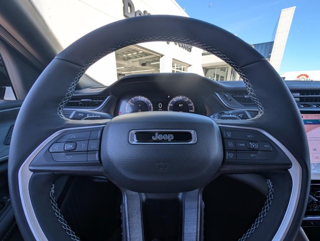 new 2025 Jeep Grand Cherokee car, priced at $49,890