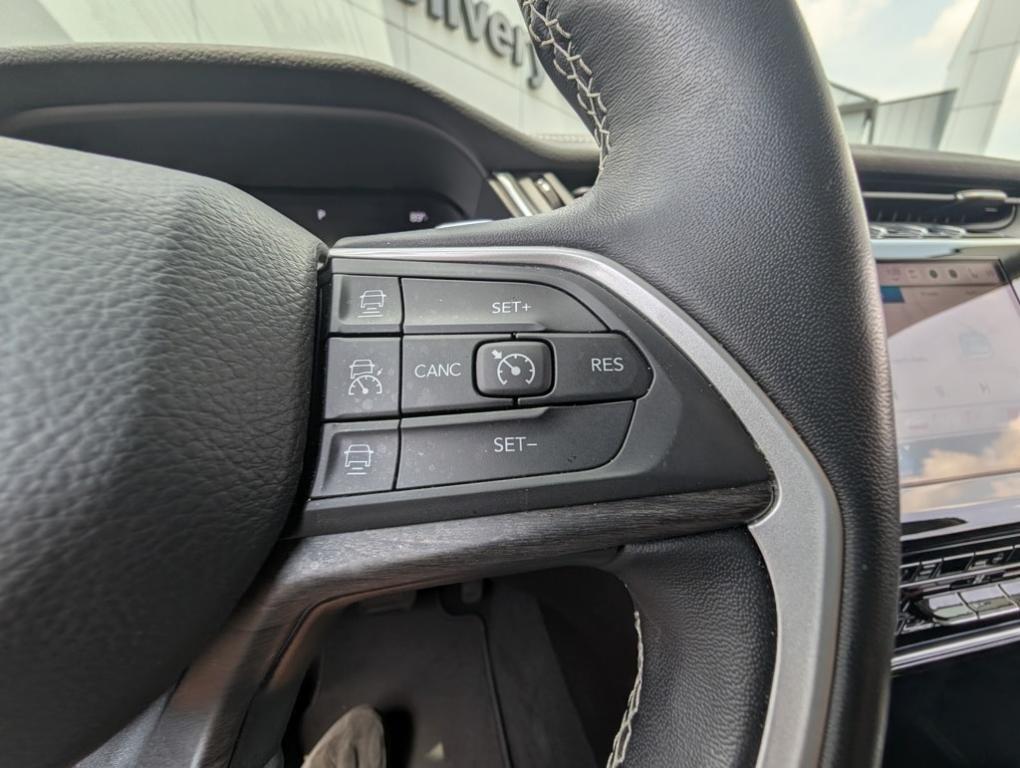 used 2022 Jeep Grand Cherokee car, priced at $30,000