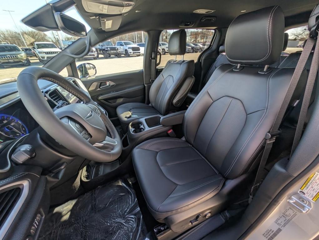 new 2026 Chrysler Pacifica car, priced at $42,860