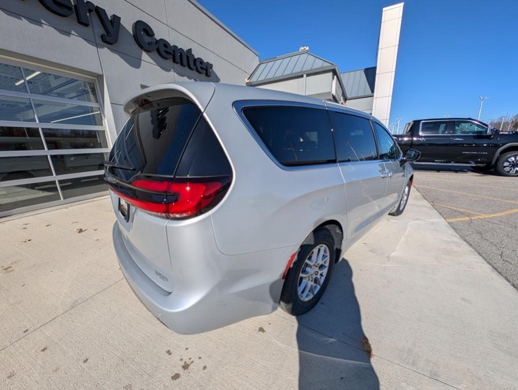 new 2026 Chrysler Pacifica car, priced at $42,860