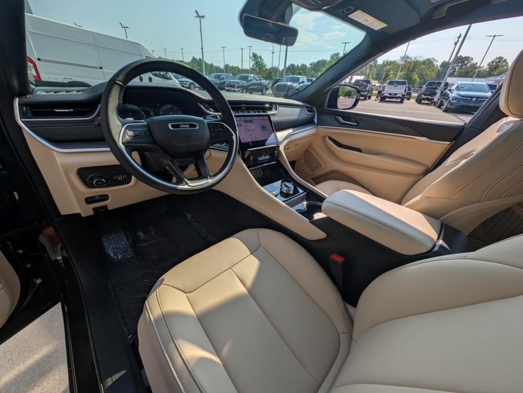 new 2025 Jeep Grand Cherokee L car, priced at $47,452