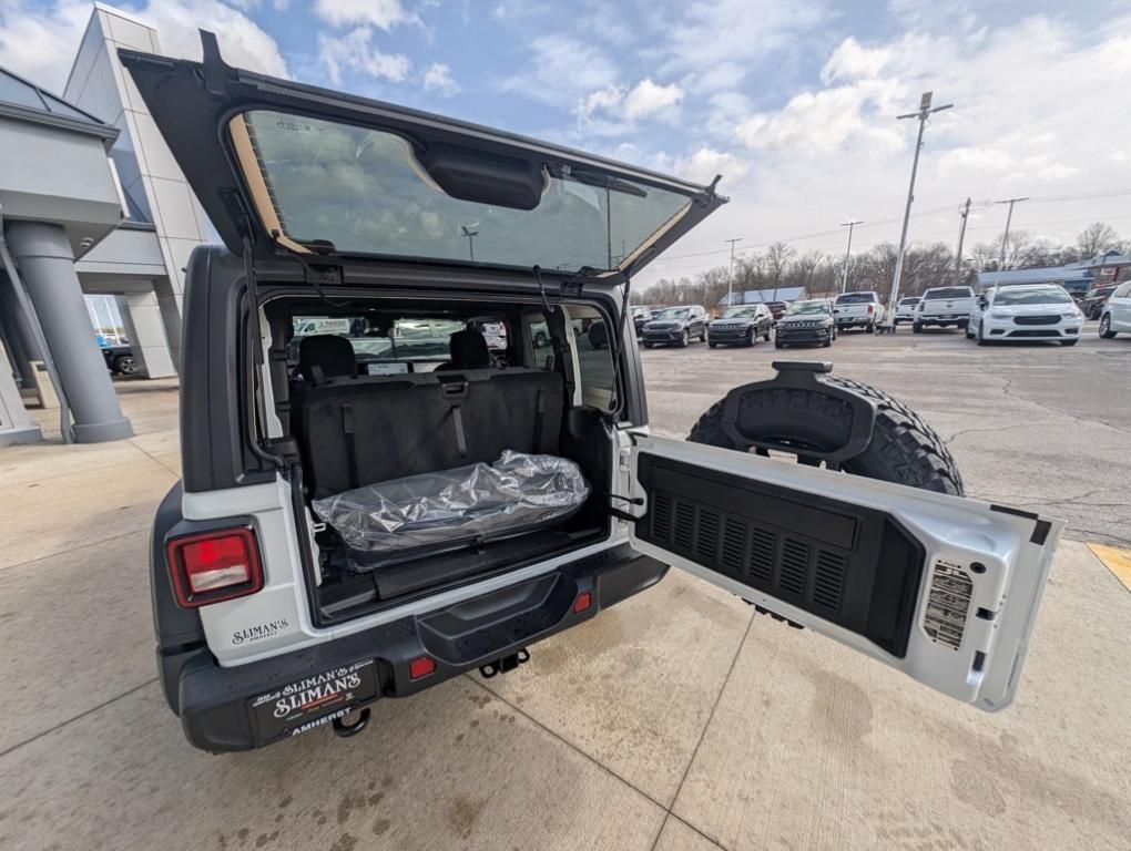 new 2025 Jeep Wrangler car, priced at $45,280