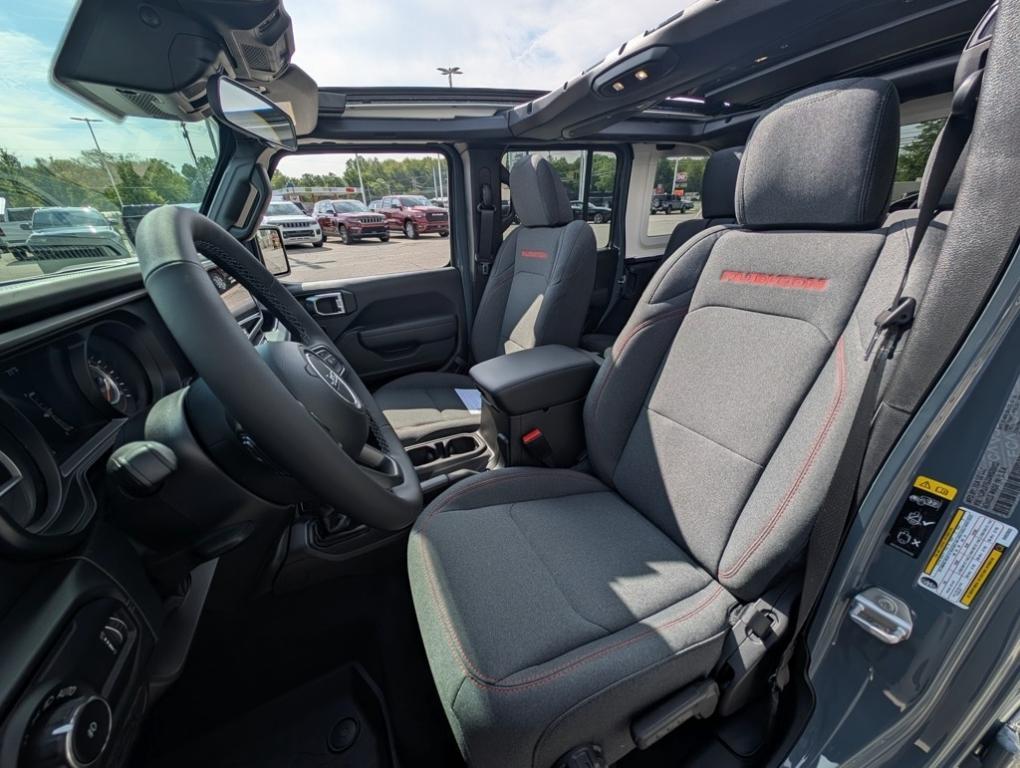 new 2025 Jeep Wrangler car, priced at $57,757