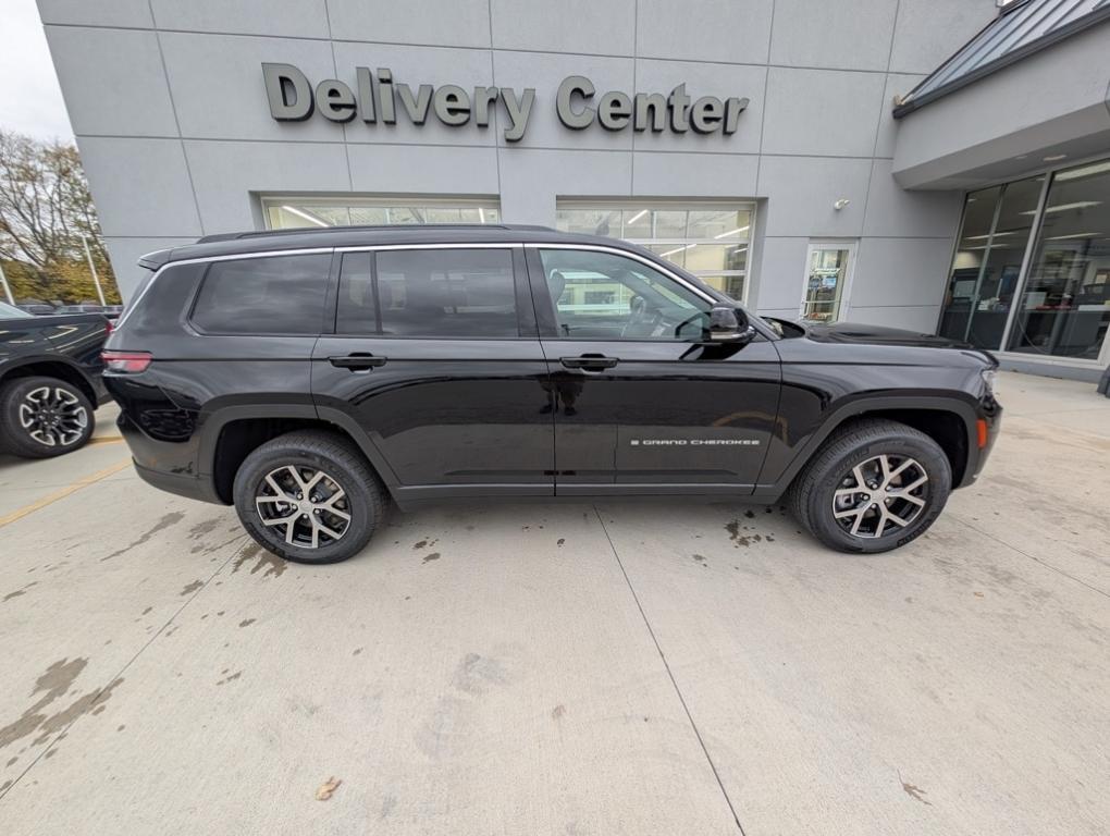 new 2025 Jeep Grand Cherokee L car, priced at $44,995